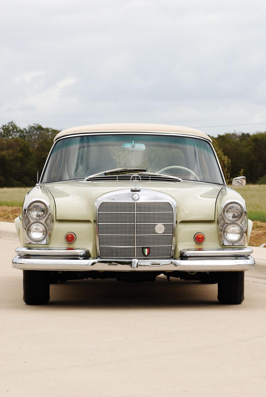  Mercedes-Benz 220 SE Cabriolet 1965 года  (фото 3 из 14)